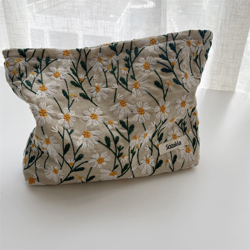 Wholesale Large Capacity Cotton Embroidered Daisy Flower Cosmetic Bag